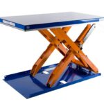 Low profile scissor lift